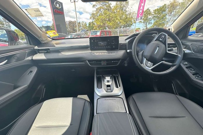 2025 GWM Haval Jolion Lux A01 Mars Red (1Y01)