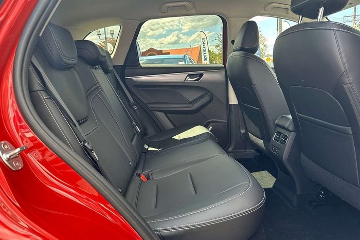 2025 GWM Haval Jolion Lux A01 Mars Red (1Y01)