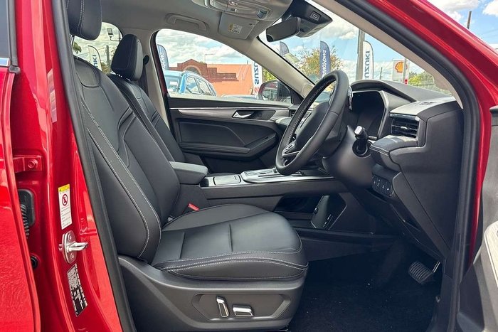 2025 GWM Haval Jolion Lux A01 Mars Red (1Y01)