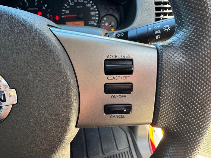 2014 Nissan Navara Silverline SE D40 Series 9 4X4 Dual Range Burning Red