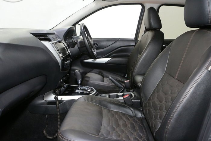 2021 Nissan Navara ST-X