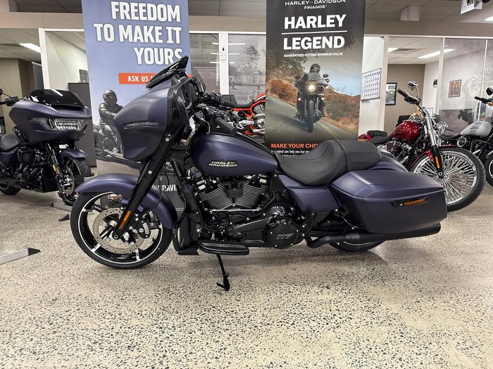 2025 Harley-Davidson Street Glide 117 (FLHX) Touring Purple