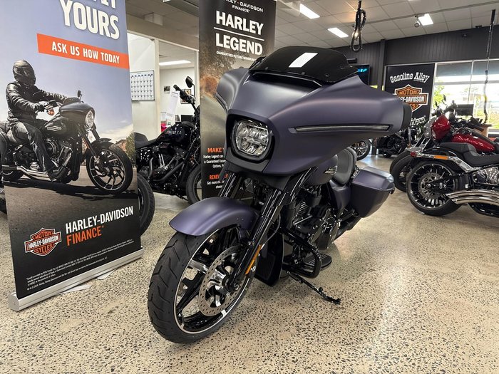 2025 Harley-Davidson Street Glide 117 (FLHX) Touring Purple