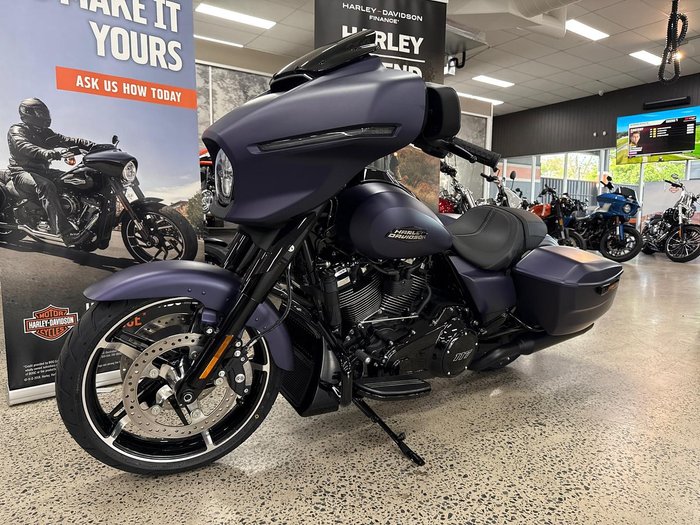 2025 Harley-Davidson Street Glide 117 (FLHX) Touring Purple