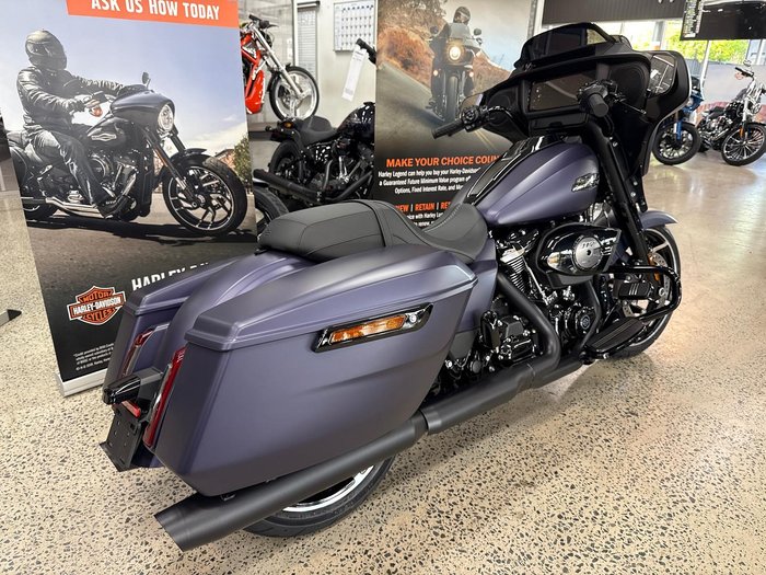 2025 Harley-Davidson Street Glide 117 (FLHX) Touring Purple