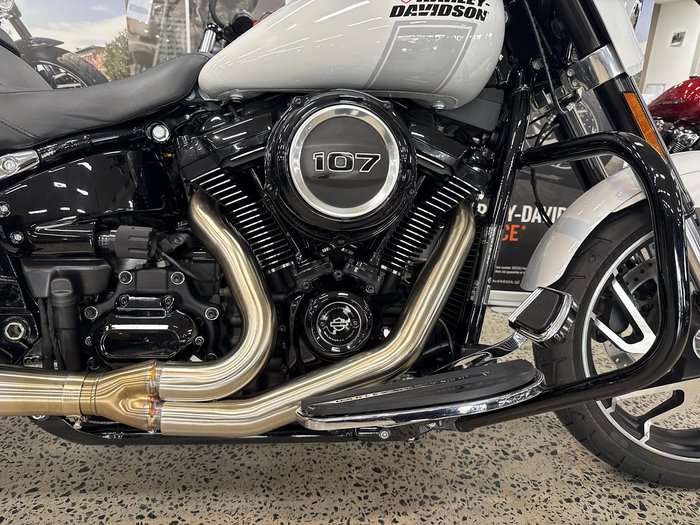 2021 Harley-Davidson Sport Glide 107 (FLSB) Softail White