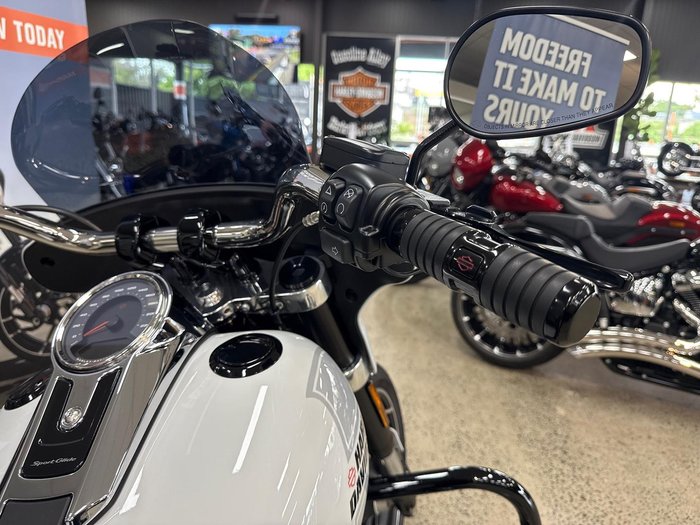 2021 Harley-Davidson Sport Glide 107 (FLSB) Softail White