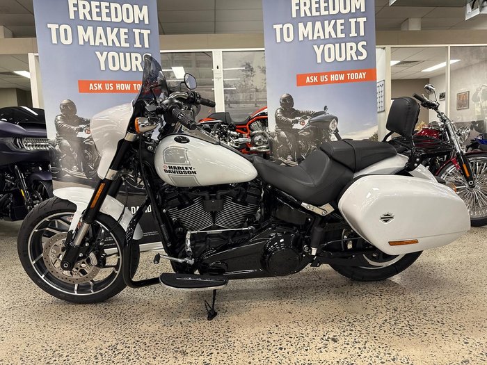 2021 Harley-Davidson Sport Glide 107 (FLSB) Softail White