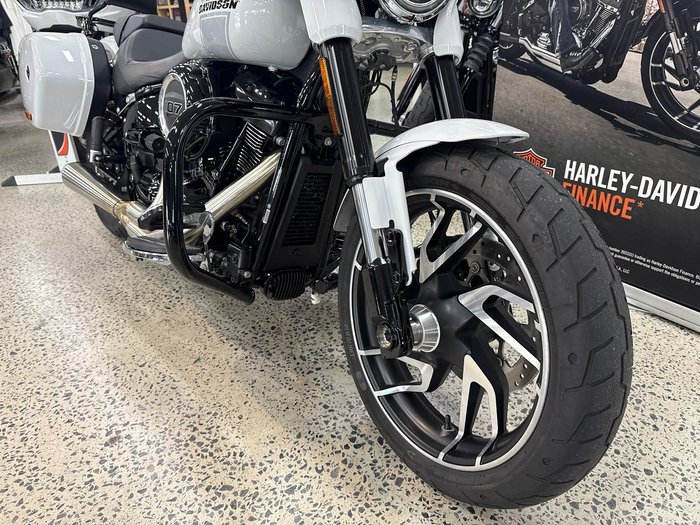 2021 Harley-Davidson Sport Glide 107 (FLSB) Softail White