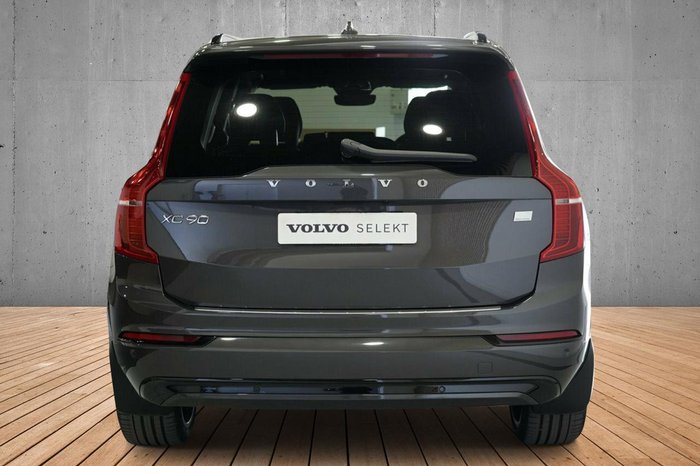 2023 Volvo XC90 Recharge Ultimate T8 Plug-In Hybrid