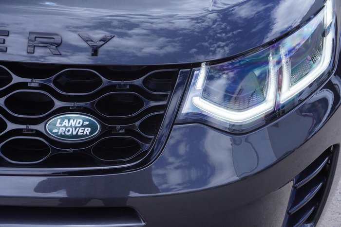2025 Land Rover Discovery Sport P300e Dynamic SE