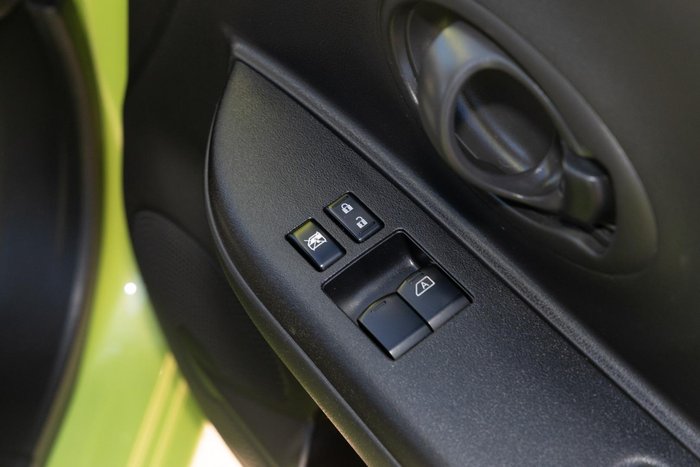 2013 Nissan Micra ST