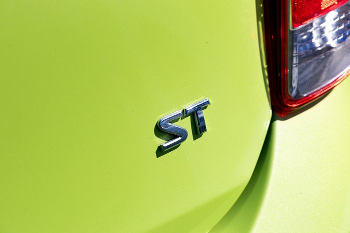 2013 Nissan Micra ST