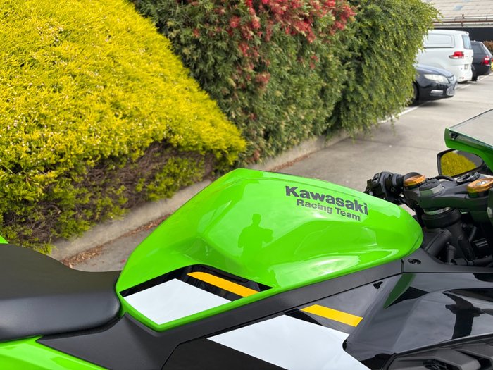2024 Kawasaki NINJA 400 ZX-4RR KRT Green
