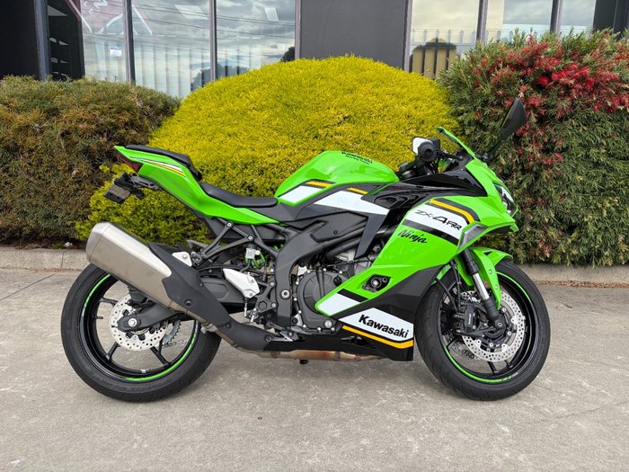 2024 Kawasaki NINJA 400 ZX-4RR KRT Green