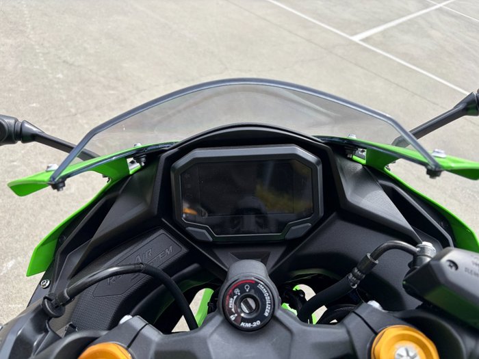 2024 Kawasaki NINJA 400 ZX-4RR KRT Green