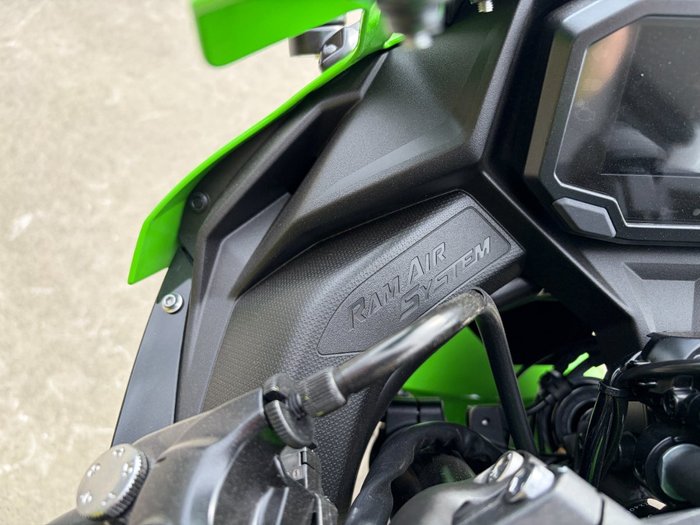 2024 Kawasaki NINJA 400 ZX-4RR KRT Green