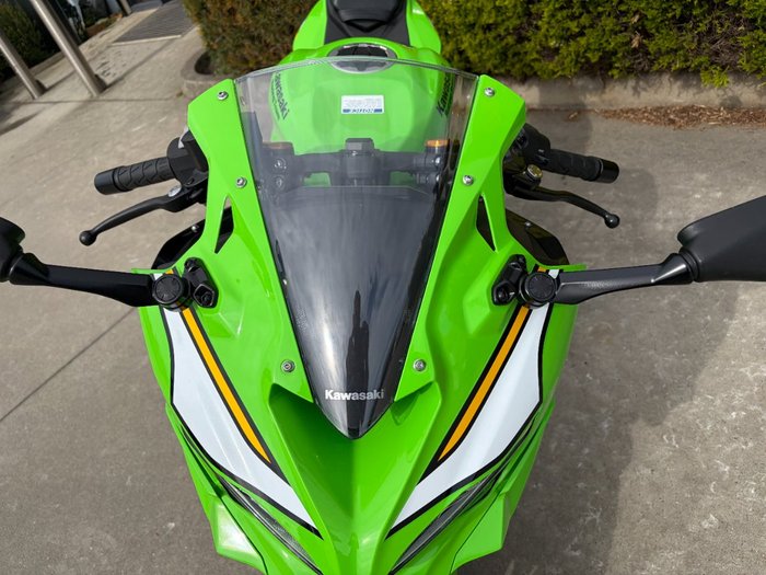 2024 Kawasaki NINJA 400 ZX-4RR KRT Green