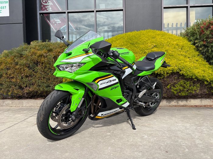 2024 Kawasaki NINJA 400 ZX-4RR KRT Green