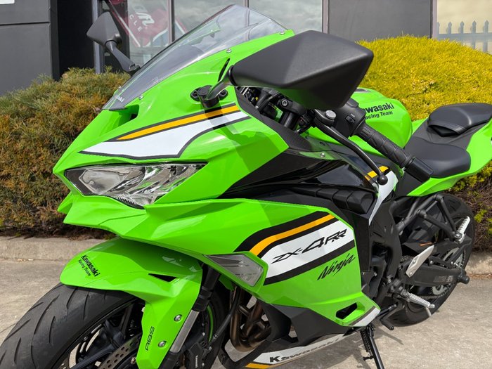 2024 Kawasaki NINJA 400 ZX-4RR KRT Green