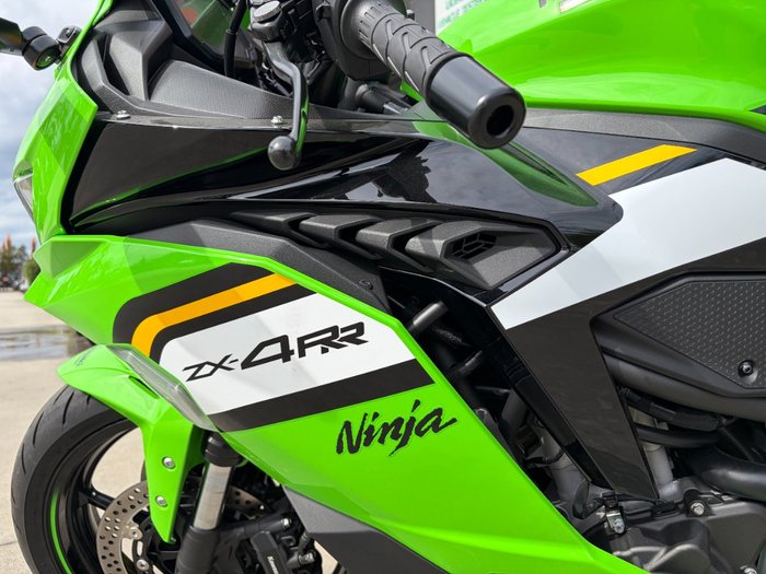 2024 Kawasaki NINJA 400 ZX-4RR KRT Green
