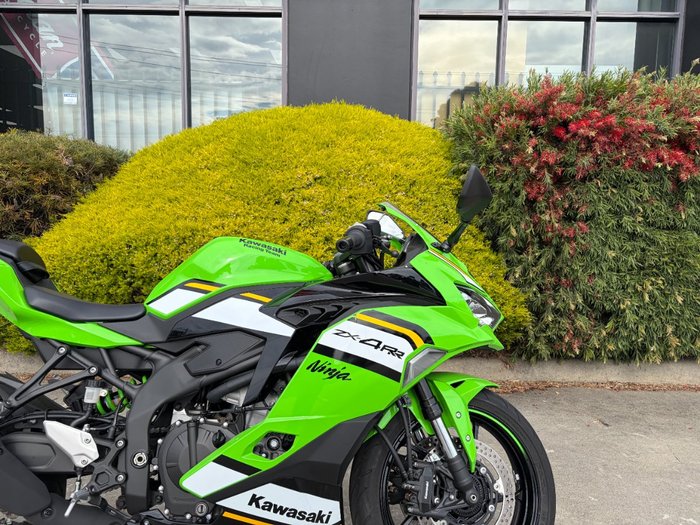 2024 Kawasaki NINJA 400 ZX-4RR KRT Green