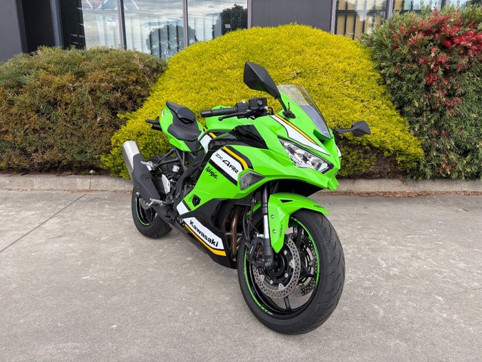2024 Kawasaki NINJA 400 ZX-4RR KRT Green