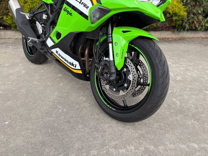 2024 Kawasaki NINJA 400 ZX-4RR KRT Green