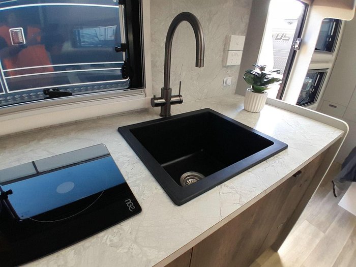 2025 Lotus Caravans Off Grid Og235sbd 23'5