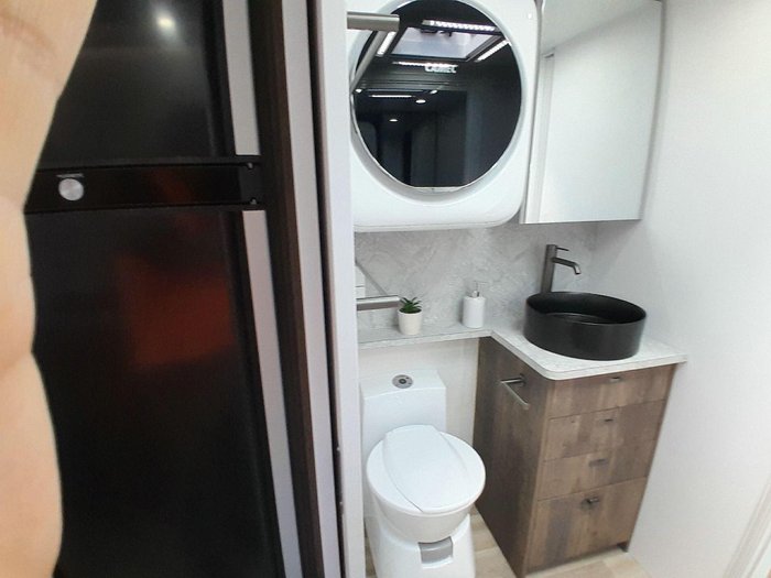 2025 Lotus Caravans Off Grid Og235sbd 23'5