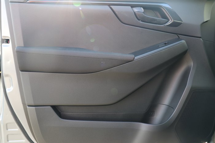 2025 Isuzu D-MAX X-RIDER