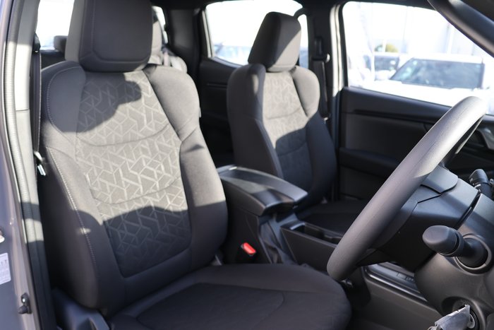 2025 Isuzu D-MAX X-RIDER