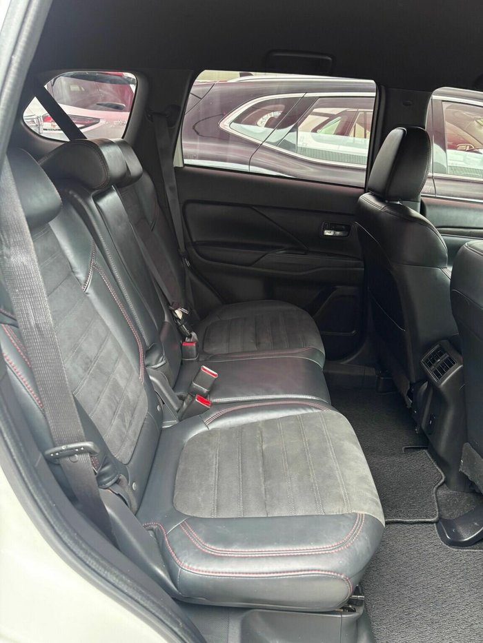 2020 Mitsubishi Outlander Black Edition