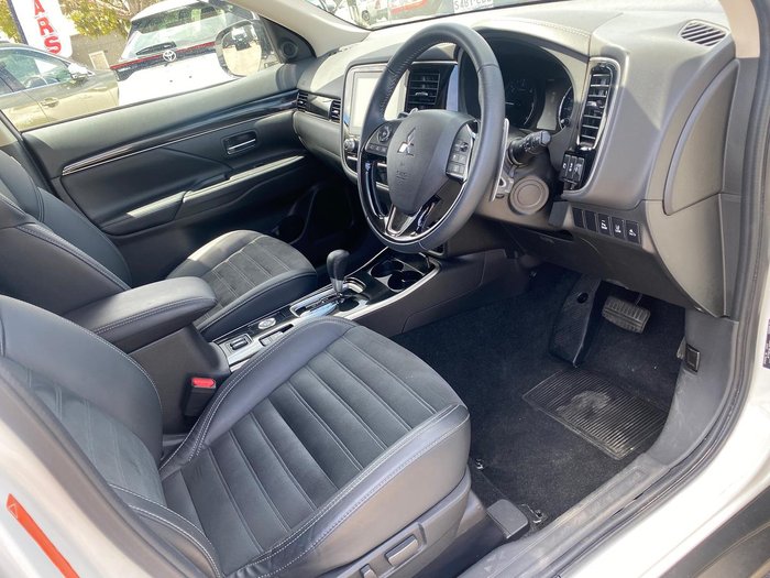 2021 Mitsubishi Outlander LS