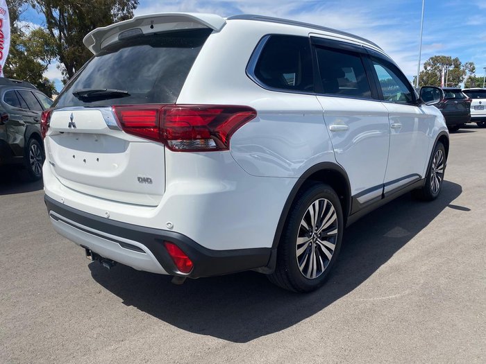 2021 Mitsubishi Outlander LS