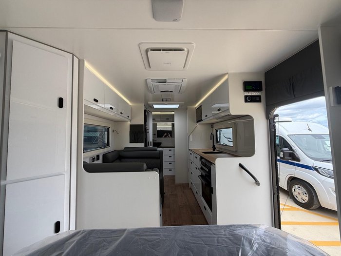 2025 JB Caravans Gatorx 18'6 Fd Tandem