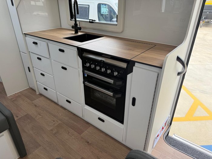 2025 JB Caravans Gatorx 18'6 Fd Tandem