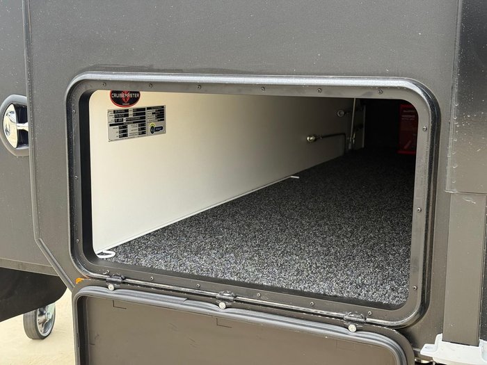 2025 JB Caravans Gatorx 18'6 Fd Tandem