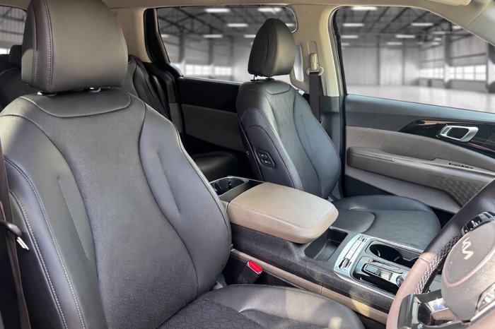 2024 Kia Carnival GT-Line