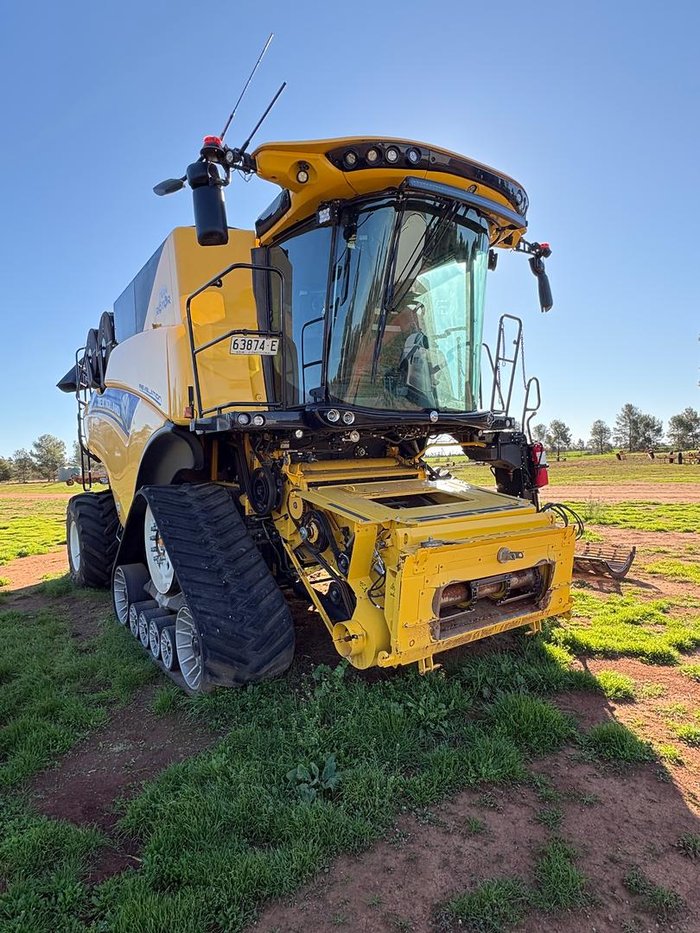 2023 New Holland Cr10.90