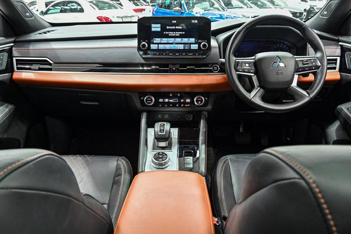 2022 Mitsubishi Outlander Exceed Tourer