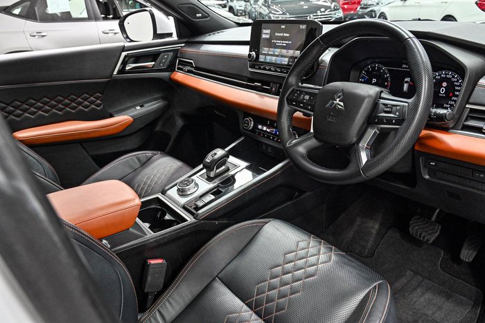 2022 Mitsubishi Outlander Exceed Tourer