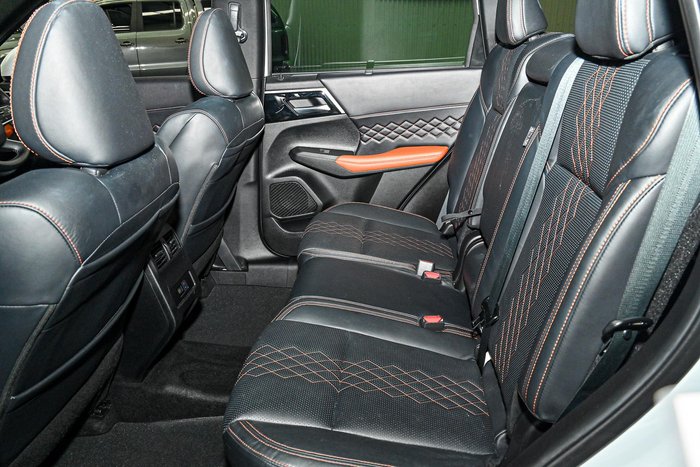 2022 Mitsubishi Outlander Exceed Tourer