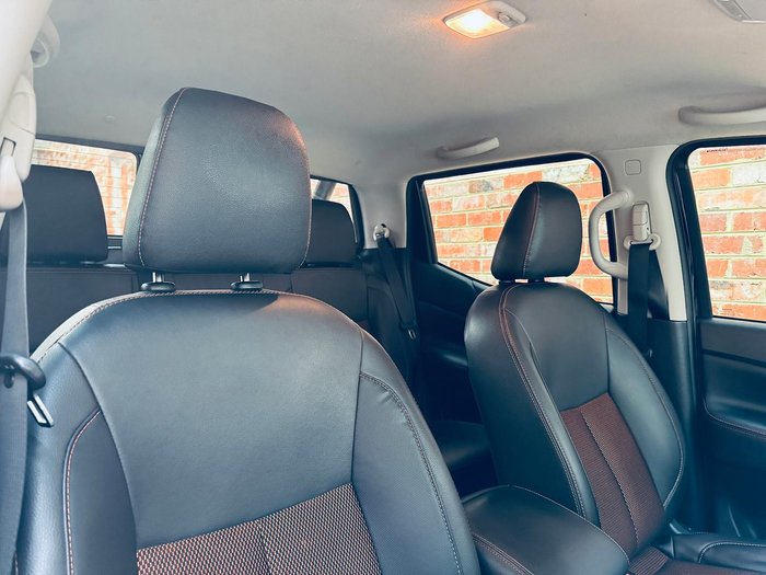 2020 Nissan Navara N-TREK D23 Series 4 4X4 Dual Range Cosmic Black