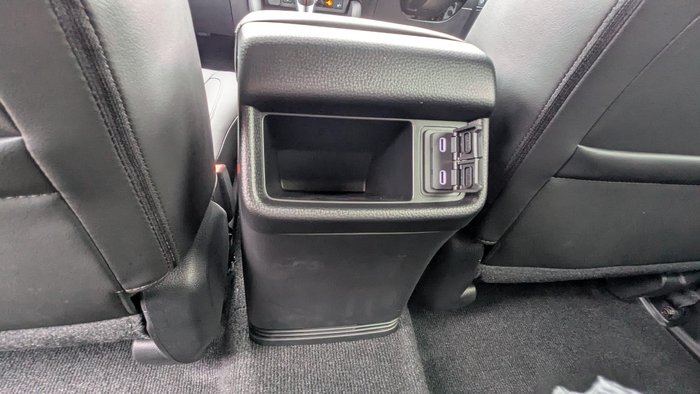 2025 Isuzu MU-X X-TERRAIN