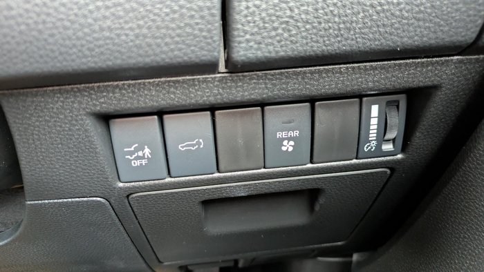 2025 Isuzu MU-X X-TERRAIN