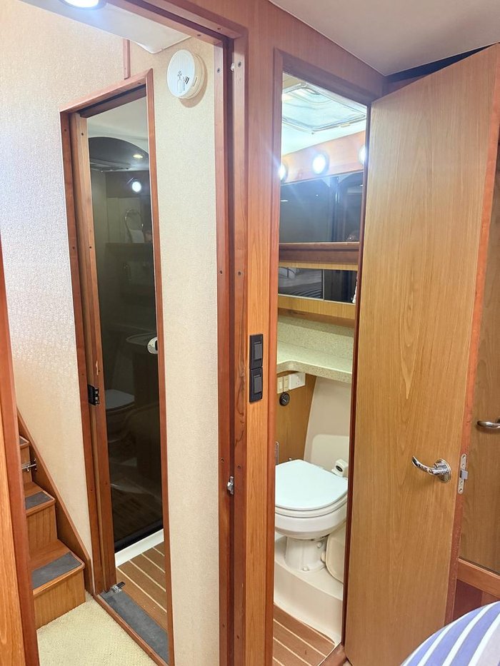 2006 Luhrs 41 Flybridge Cruiser