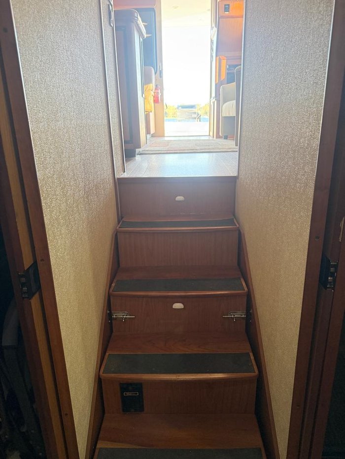 2006 Luhrs 41 Flybridge Cruiser