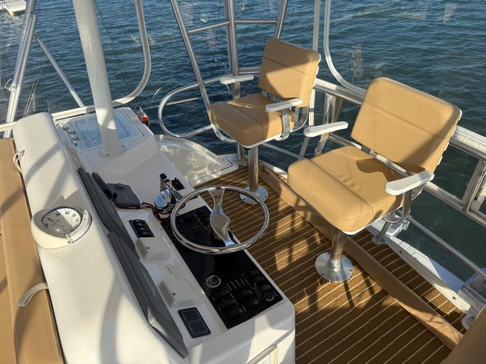 2006 Luhrs 41 Flybridge Cruiser