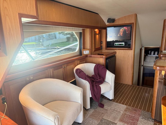 2006 Luhrs 41 Flybridge Cruiser